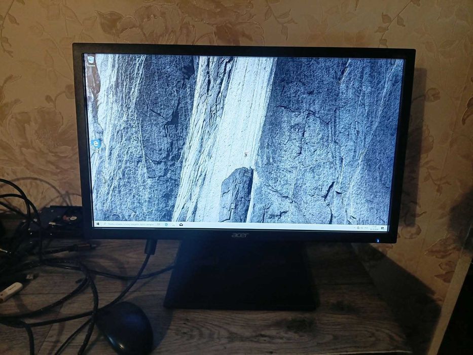Монитор Acer 22"