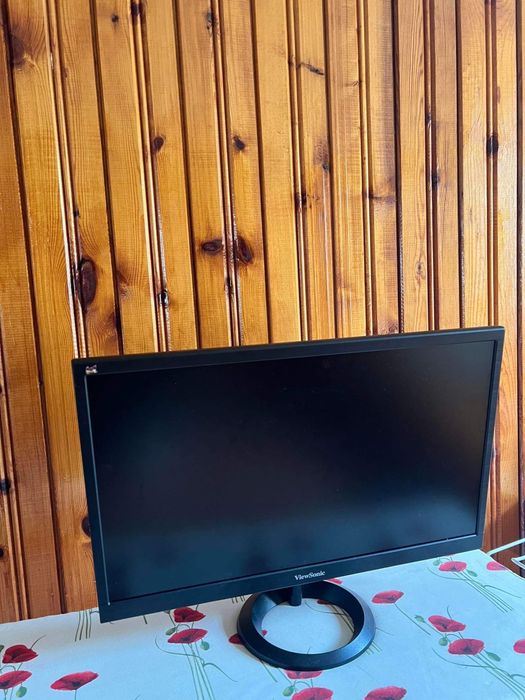 Продавам Монитор