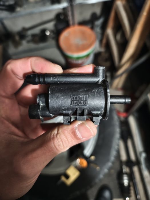 Клапан въздух резервоар Опел астра г