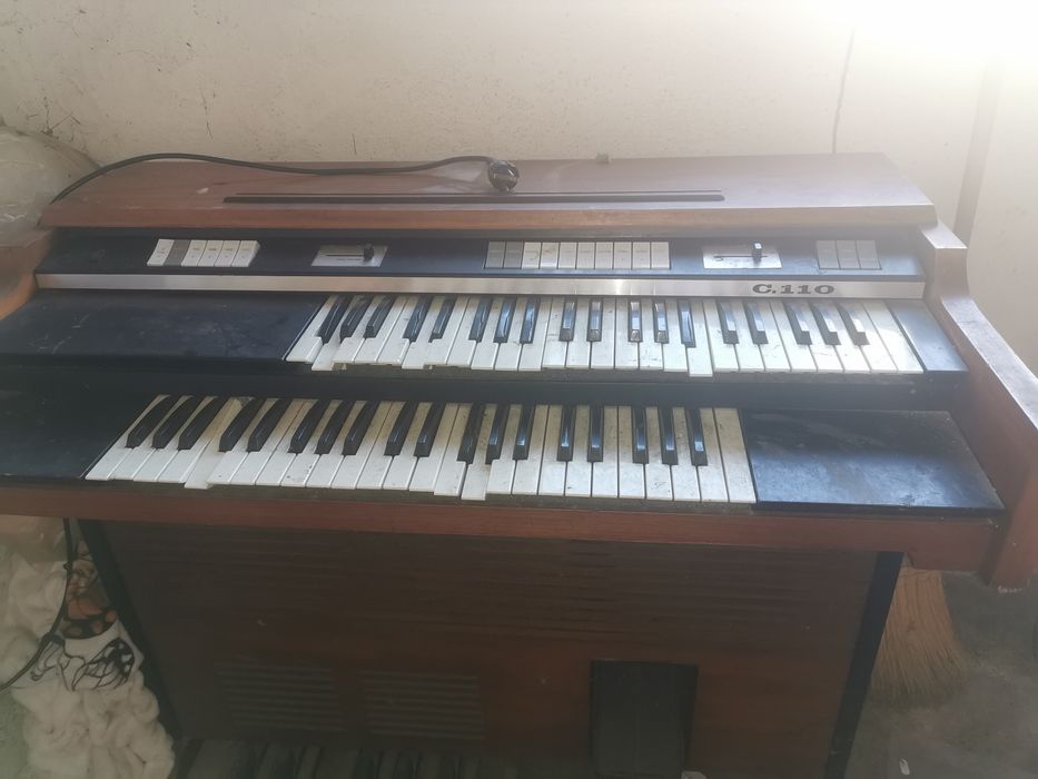 Pianina veche functionabila