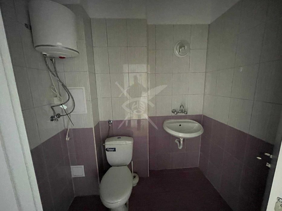 Продава се Магазин в Поморие - 41 кв.м за 1464 €/кв.м - Снимка #1