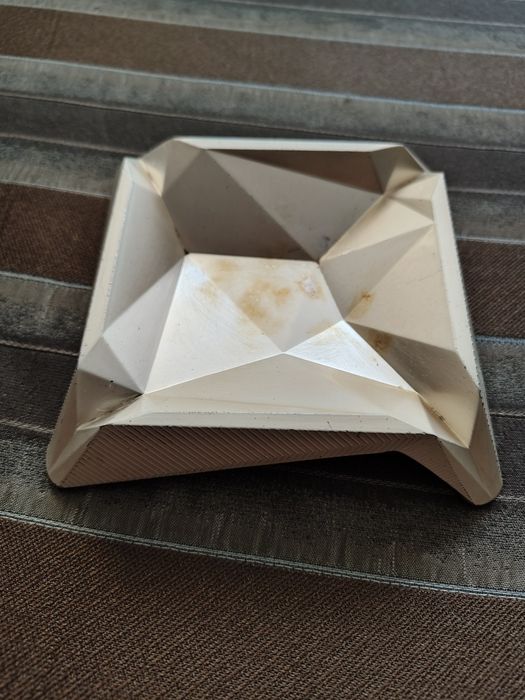 Пепельница металлическая