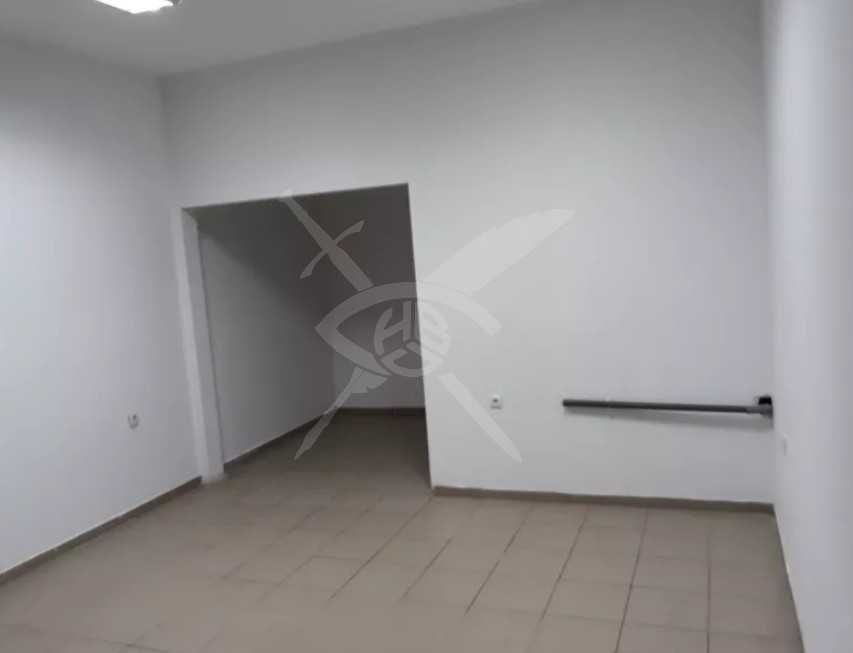 Дава се под наем Магазин в Пловдив, Кючук Париж - 31 кв.м за 348.84 € - Снимка #1