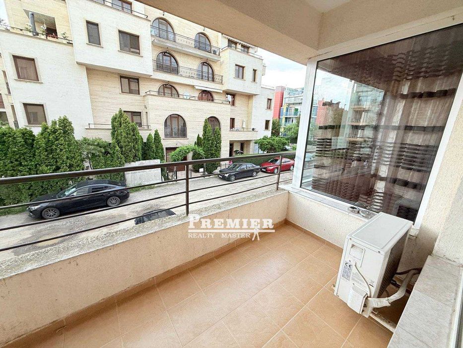 Продава се Тристаен апартамент в Бургас, Акациите - 102 кв.м за 922 €/кв.м - Снимка #12