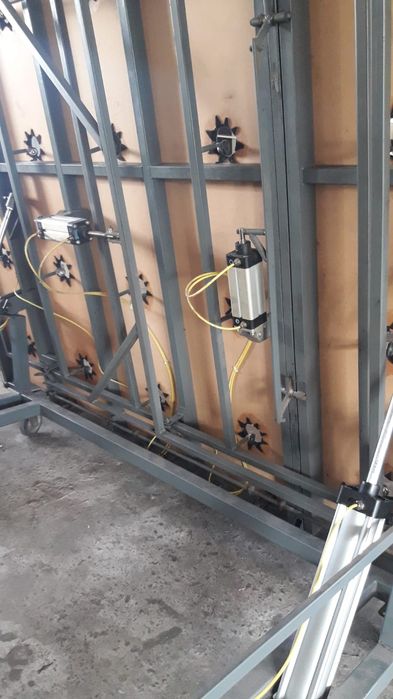 Vind masă rabatabilă pivotantă cu rupere pentru sticlă.