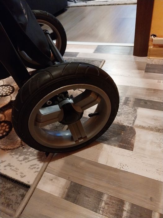 Комбинирана бебешка количка 380 лв