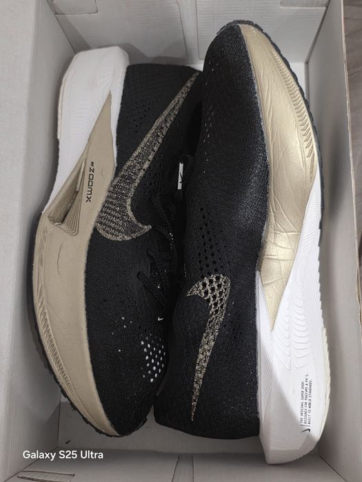 Nike Vaporfly3 flyknit zoomx размер 44 обувки за бягане