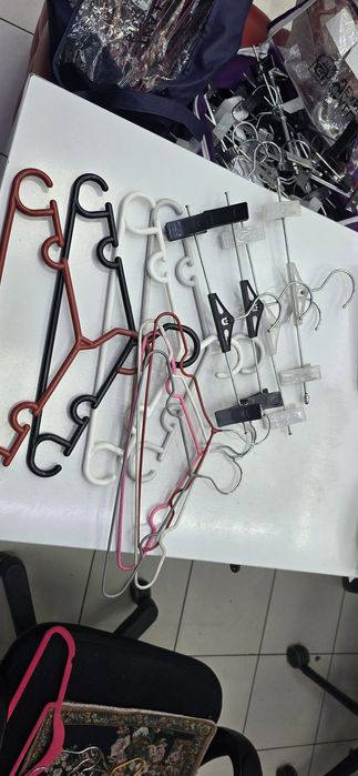 Вешалки торговые