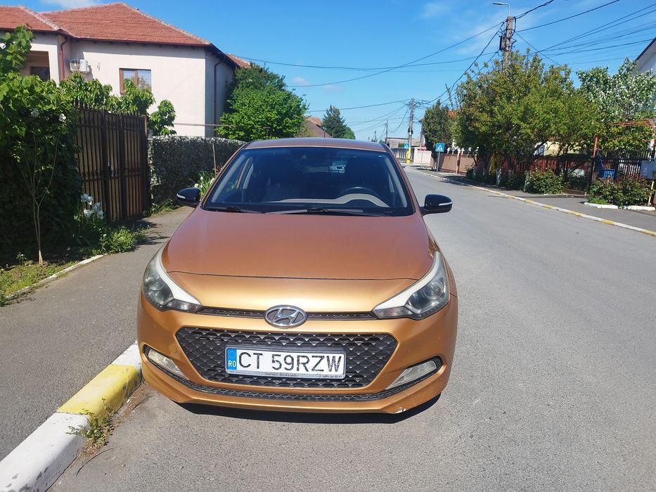 Hyundai i20.an 2015 - 158000 km  , avariat .
