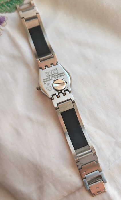 Прекрасен Луксозен Дамски Швейцарски Часовник SWATCH AG 2001