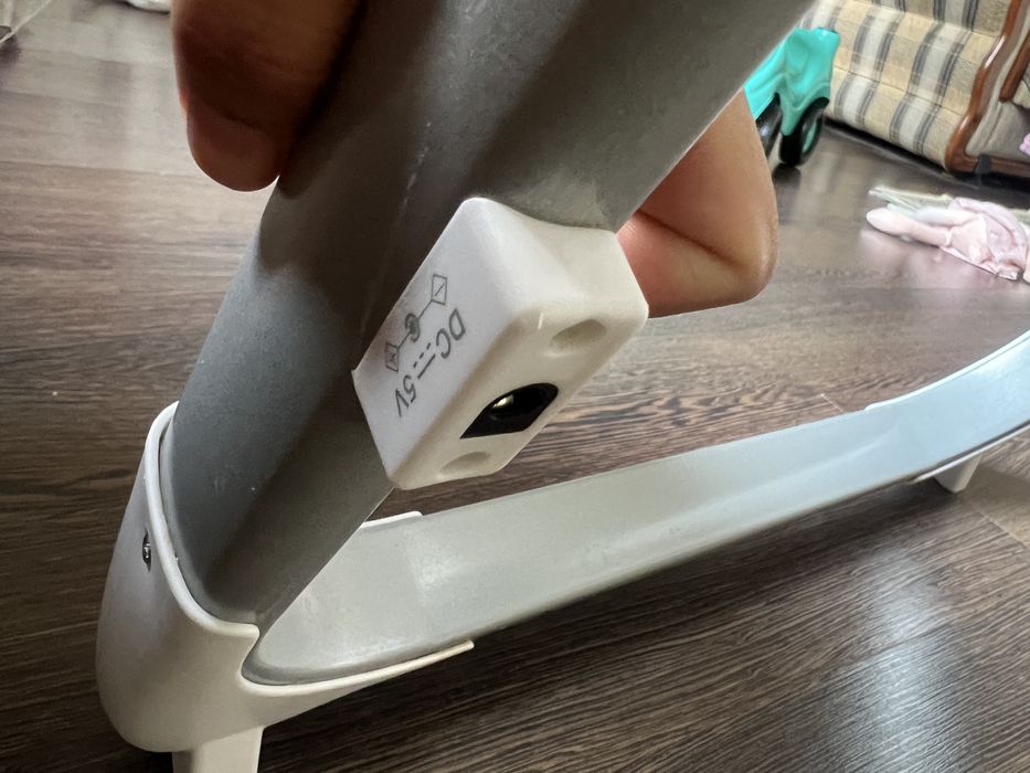 Стульчик для кормление и шезлонг-качалка