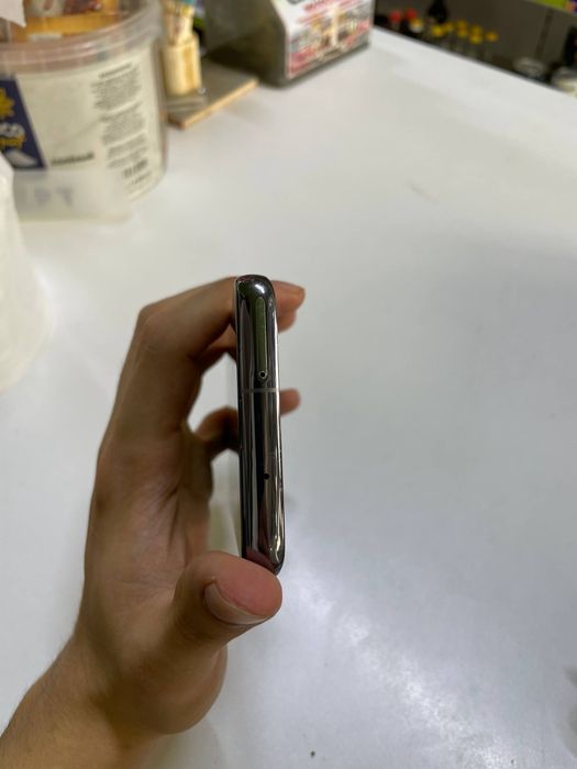 Samsung S10 в хорошем состоянии