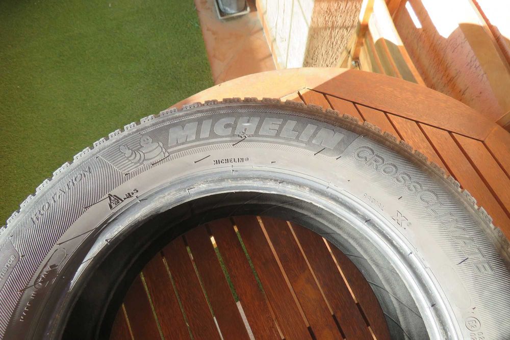 2 броя всесезонни Michelin CrossCLIMAT 195/65/15 95V