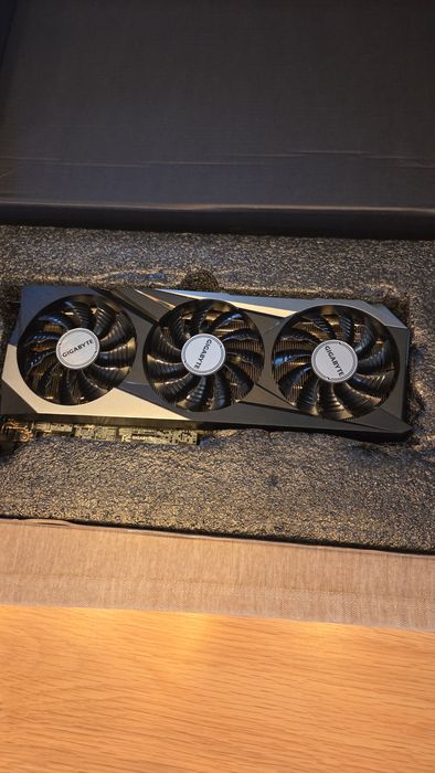 Placă video Gigabyte GeForce RTX 3070 GAMING OC 8GB GDDR6, 256-bit