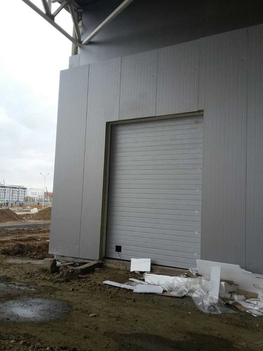 Продаю промышленные секционные ворота