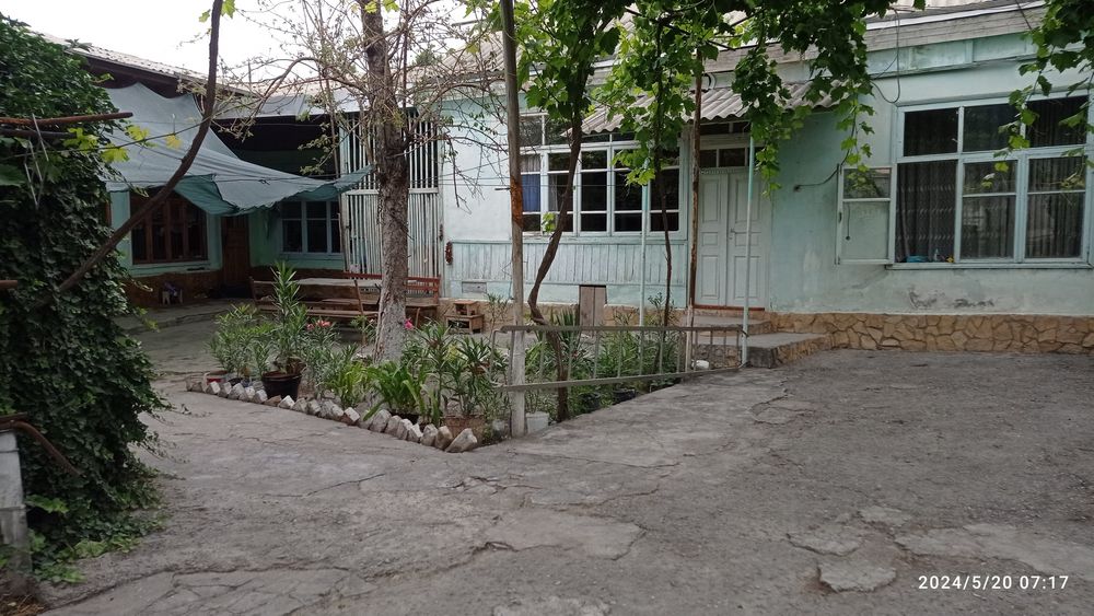 Фаргона шахрида жойлашган ховли уй сотилади!