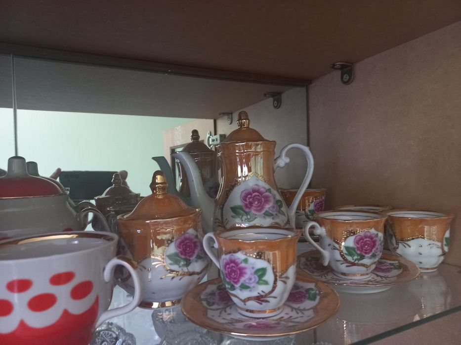 Чинни идишлар сотилади