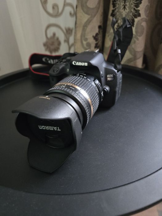 Vand Canon 700D  cu obiectiv Tamron 18 -270 mm