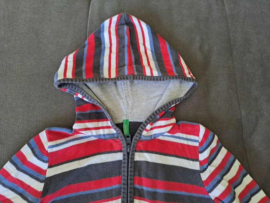 Детска жилетка с качулка