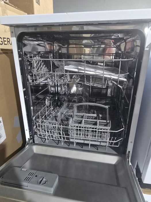 Нова свободностояща съдомиялна 60 см Bomann GSP 7417 бял гланц