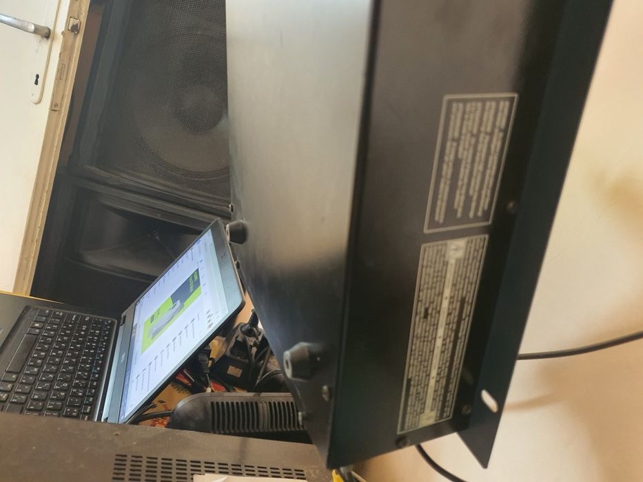 Колони усилвател пулт