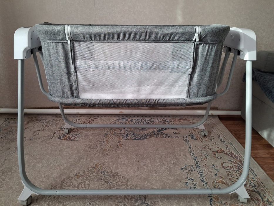 Продам манеж новая