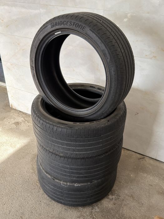 235/45/18 комплект летний резины Bridgestone