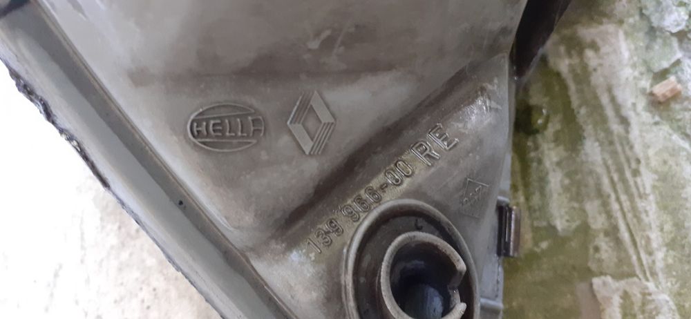Renault Laguna. 1994-2000 Година. Десен Фар.Hella...Рено Лагуна...