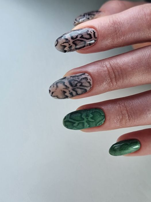 Маникюр и педикюр