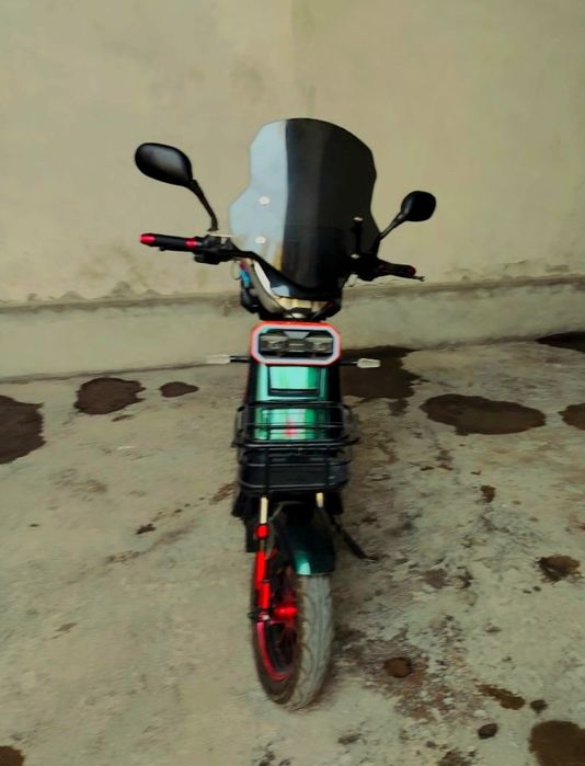 Elektro sukuter sotiladi