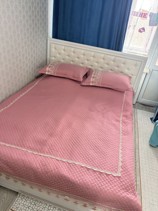 Продам спальный гарнитур