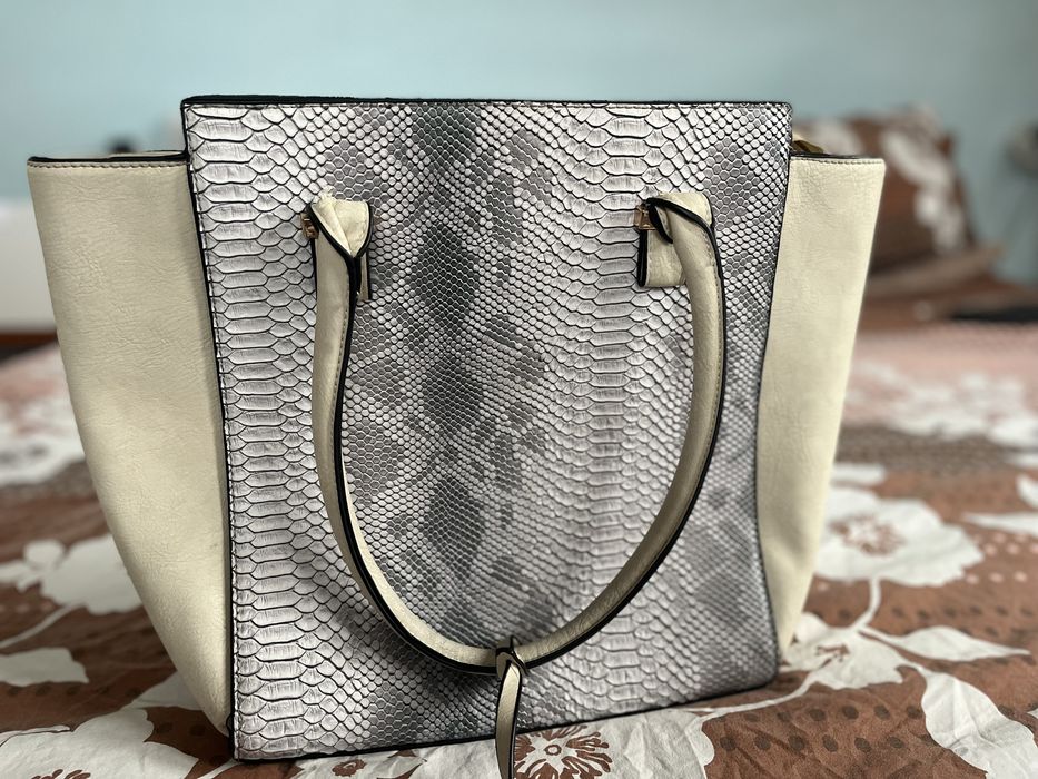 ДАМСКИ Чанти 10 лв