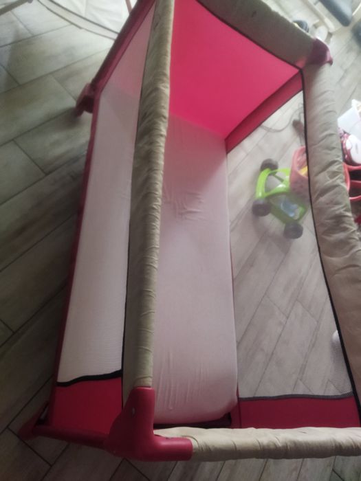 Vând pătuț pliabil Giravolto