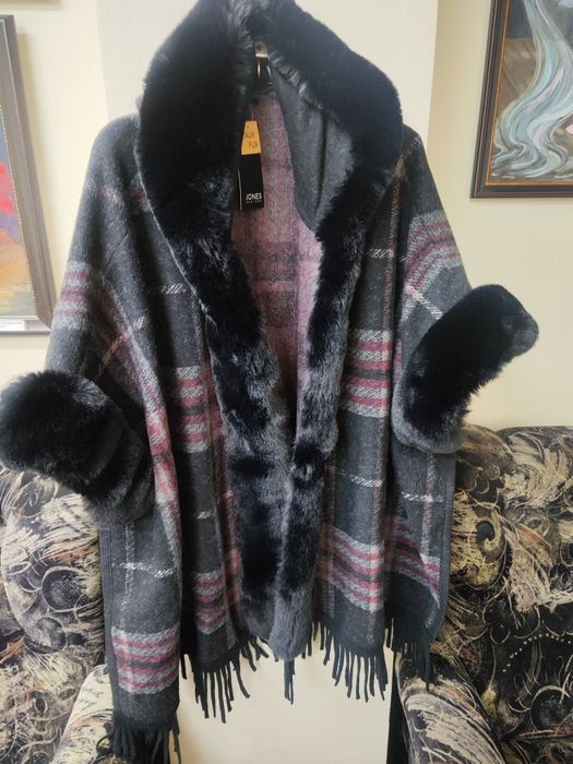 Продается пончо размер оверфри