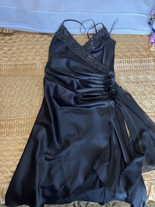 Rochii si sacou saten la 50 lei bucata