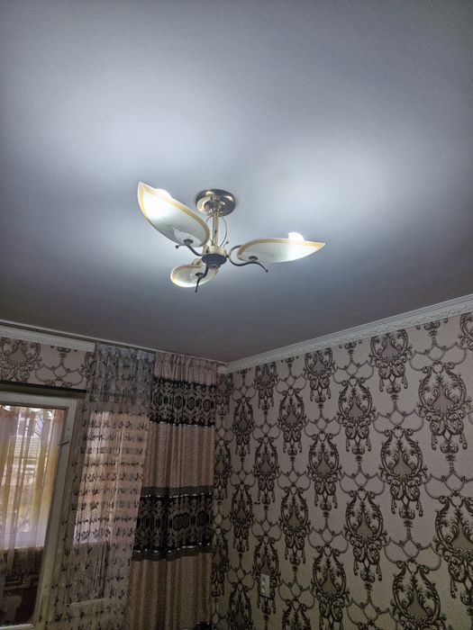 Люстра в хорошем состоянии