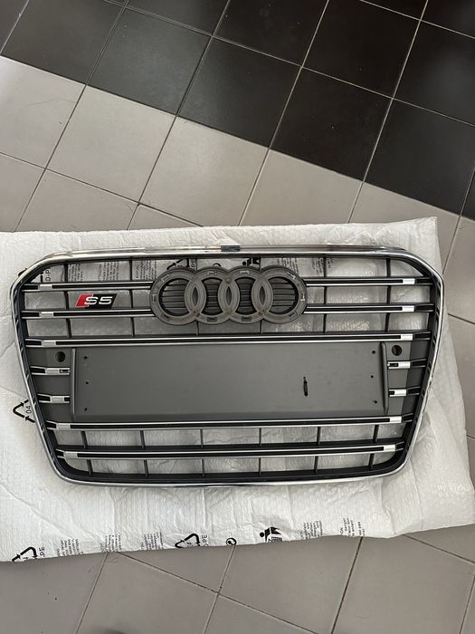 Оригинална решетка Audi S5 B8.5 Facelift 8T0 853 651 M / N OEM