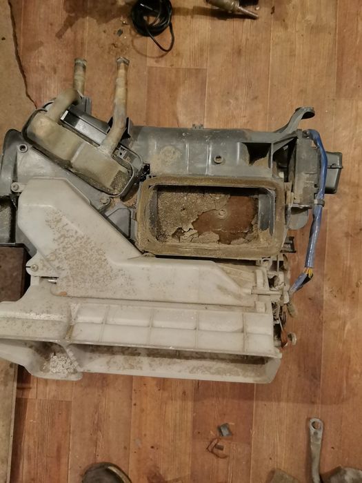 Тойота Камри 10 корпус отопителя.