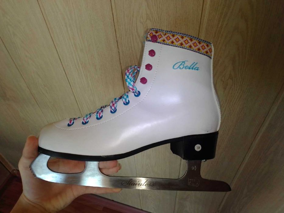 Фигурные коньки женские 39 размер