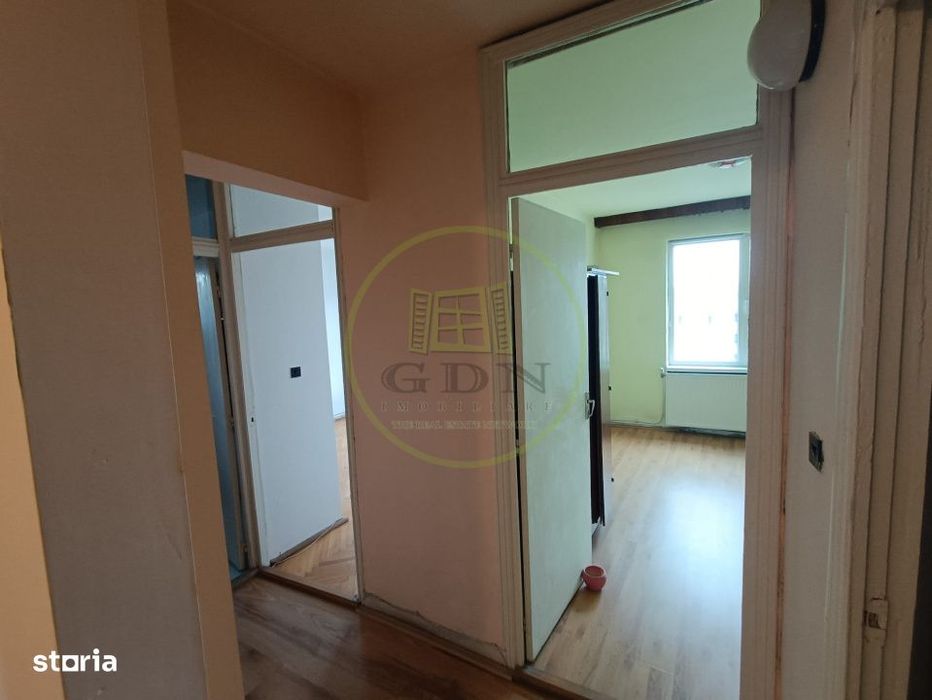 Apartament cu 4 camere de vanzare - Reghin 0 comision.