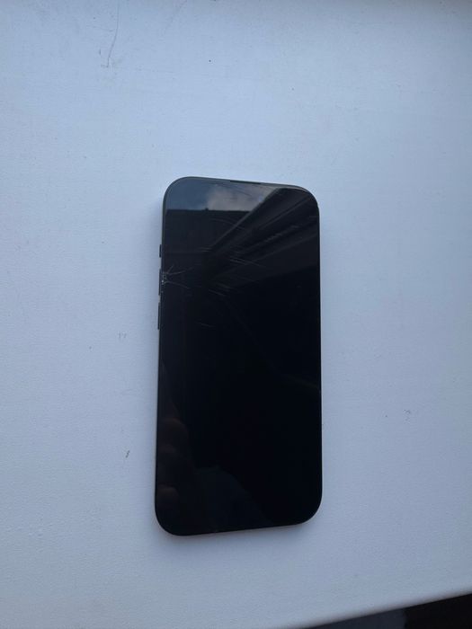 Телефон Iphone 15