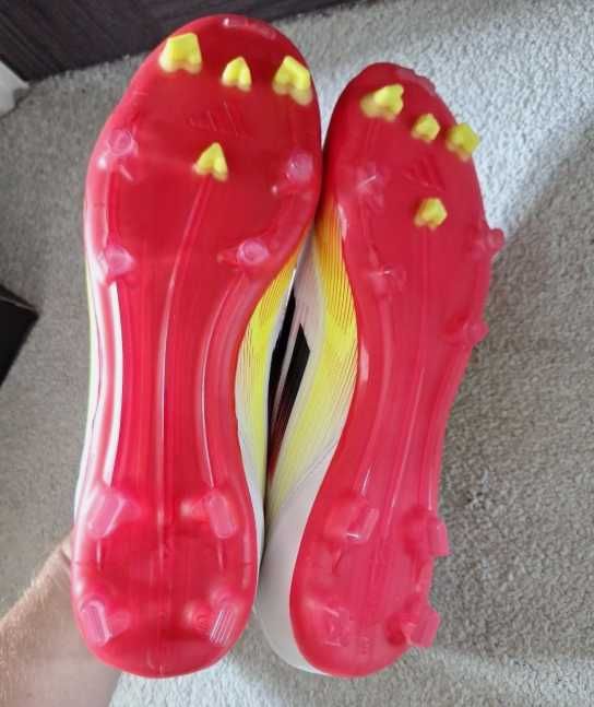 Чисто нови футболни обувки Adidas F50 League FG/MG