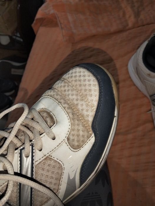 Adidași măsura 46