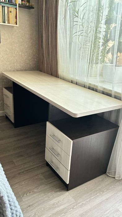 Продам шкаф, трюмо и стол