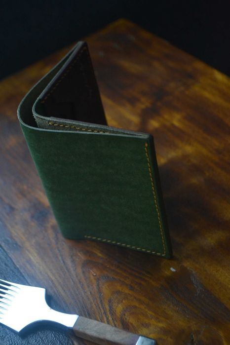 Portofel din piele lucrat integral manual pentru buletin nou