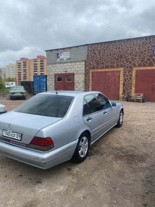 Mercedes-Benz S 300,