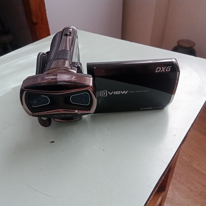 3D цифровая видеокамера от LG.