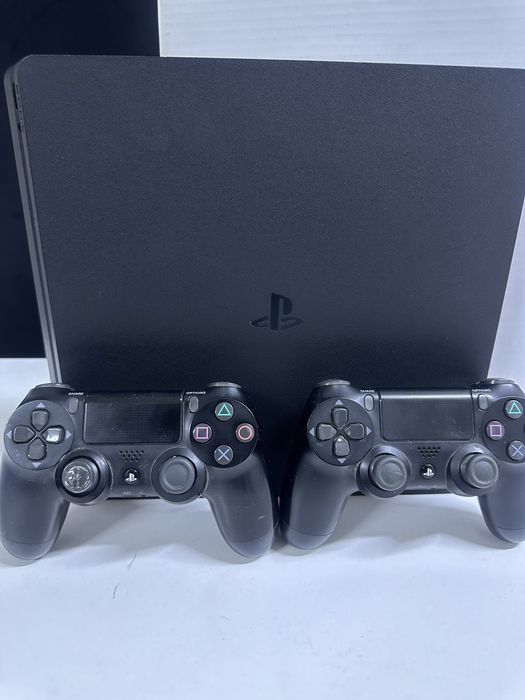 PS4 Slim с двумя джойстиками Память: 1TB
