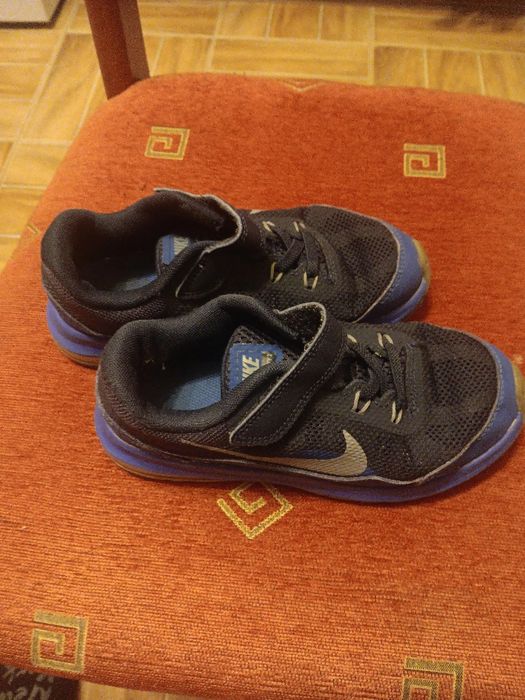 Продавам оригинални маратонки!