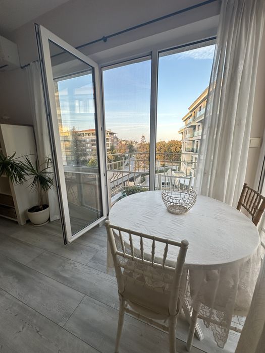 Дава се под наем Двустаен апартамент в к.к. Св.Св. Константин и Елена - 80 кв.м за 600 € - Снимка #6